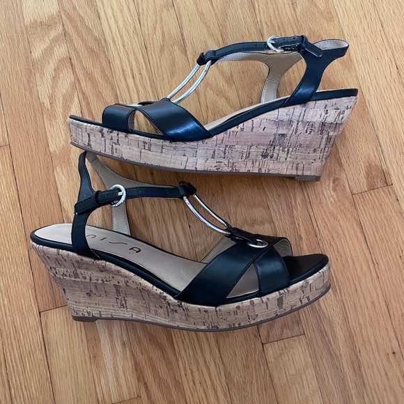 Unisa Black Wedge Heel.  Size 8.5. Gently worn - Picture 3 of 8